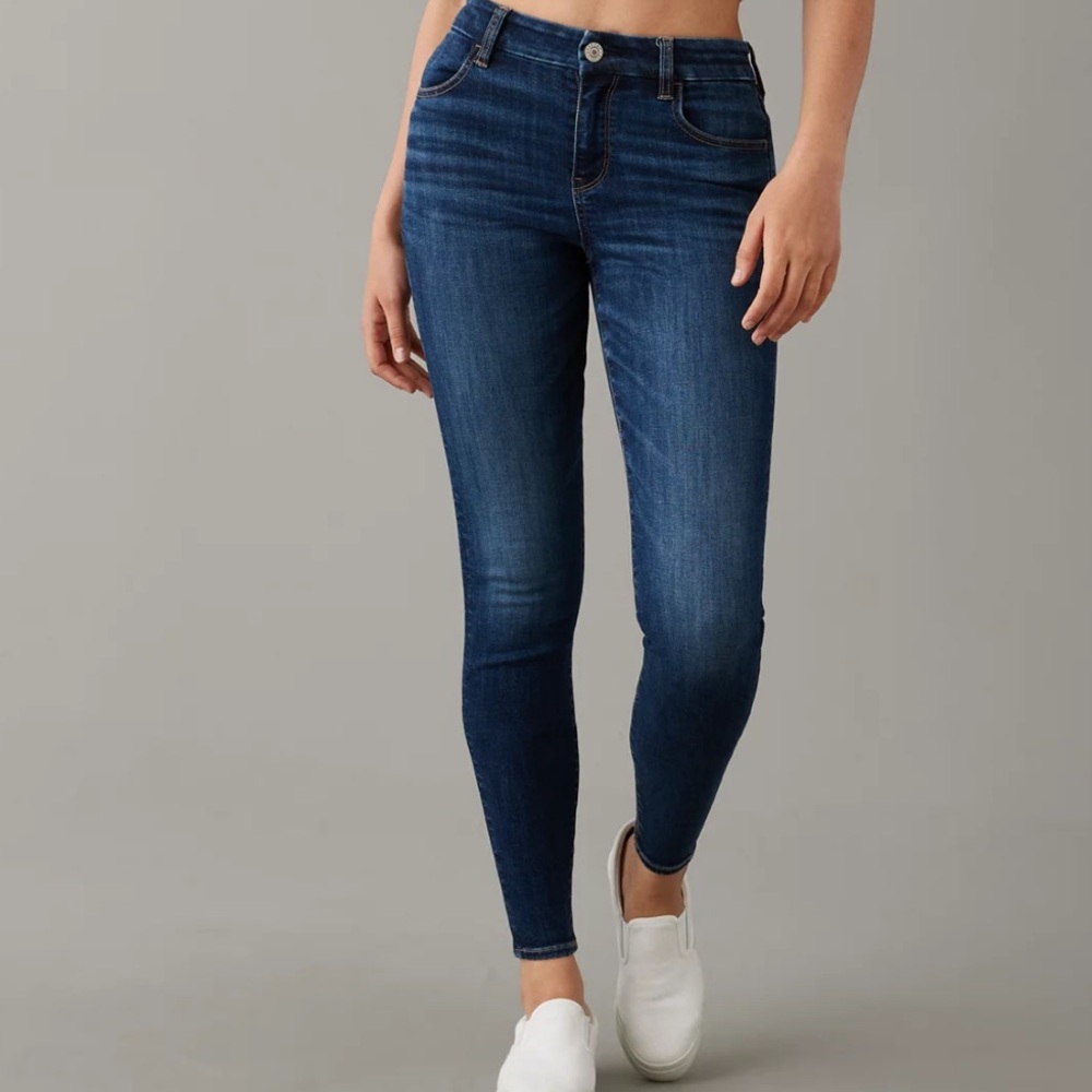 American Eagle Outfitters Curvy High-Rise Jegging.